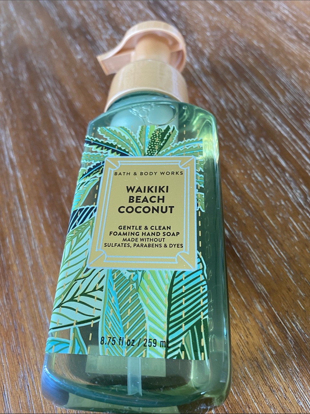 Bath & Body Works Waikiki Beach Coconut Foaming Hand Soap